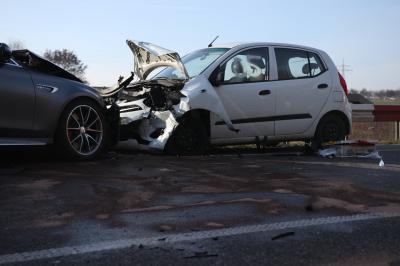 Backnang: Schwerer Verkehrsunfall mit 4 Verletzten und 190.000 Euro Sachschaden